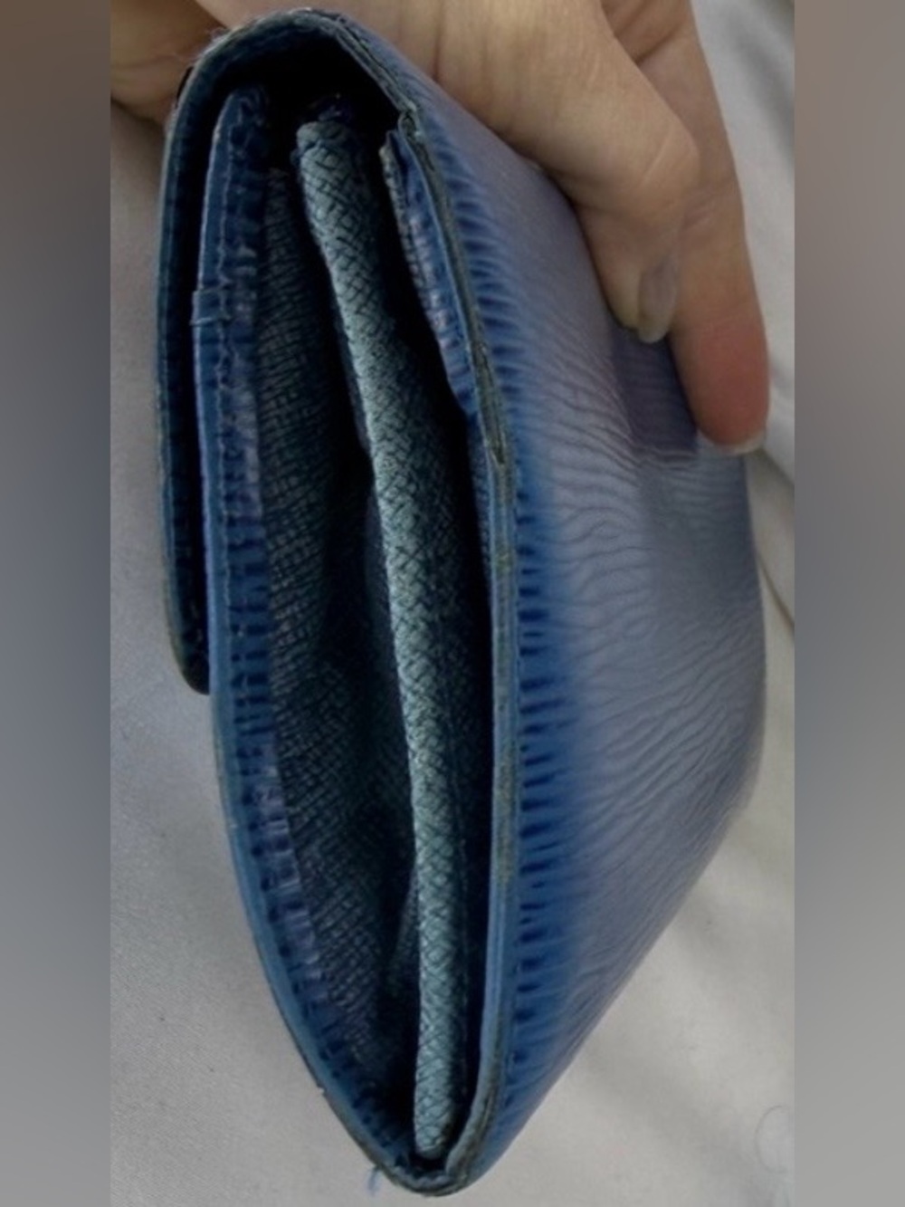 Louis Vuitton Epi Porte Feuille Toledo Blue Long Leather Bifold Wallet - EUC - Picture 4 of 5